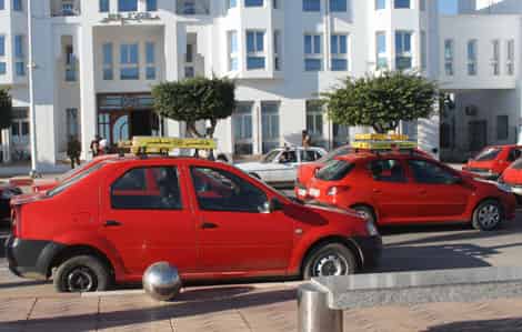 بعد وفاة زملائهم..قلق في صفوف سائقي الطاكسيات ومطالب بفرض إجبارية التلقيح